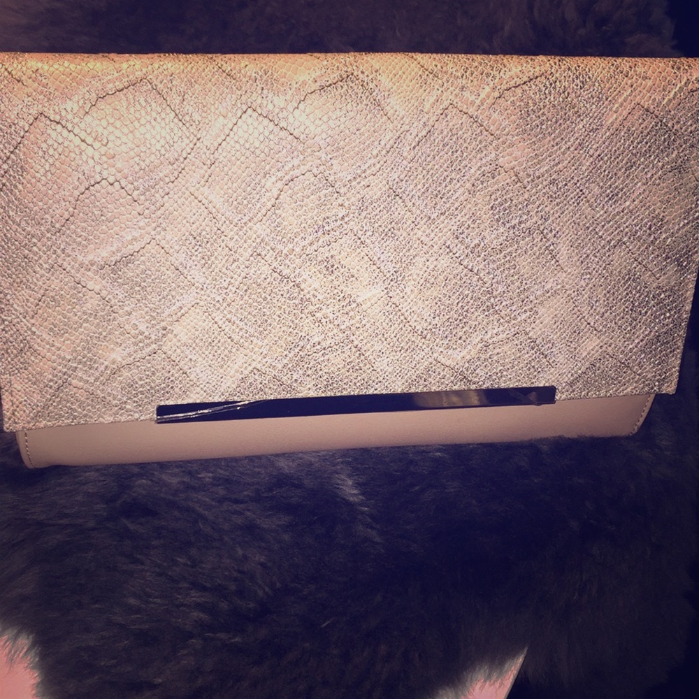 Blush clutch